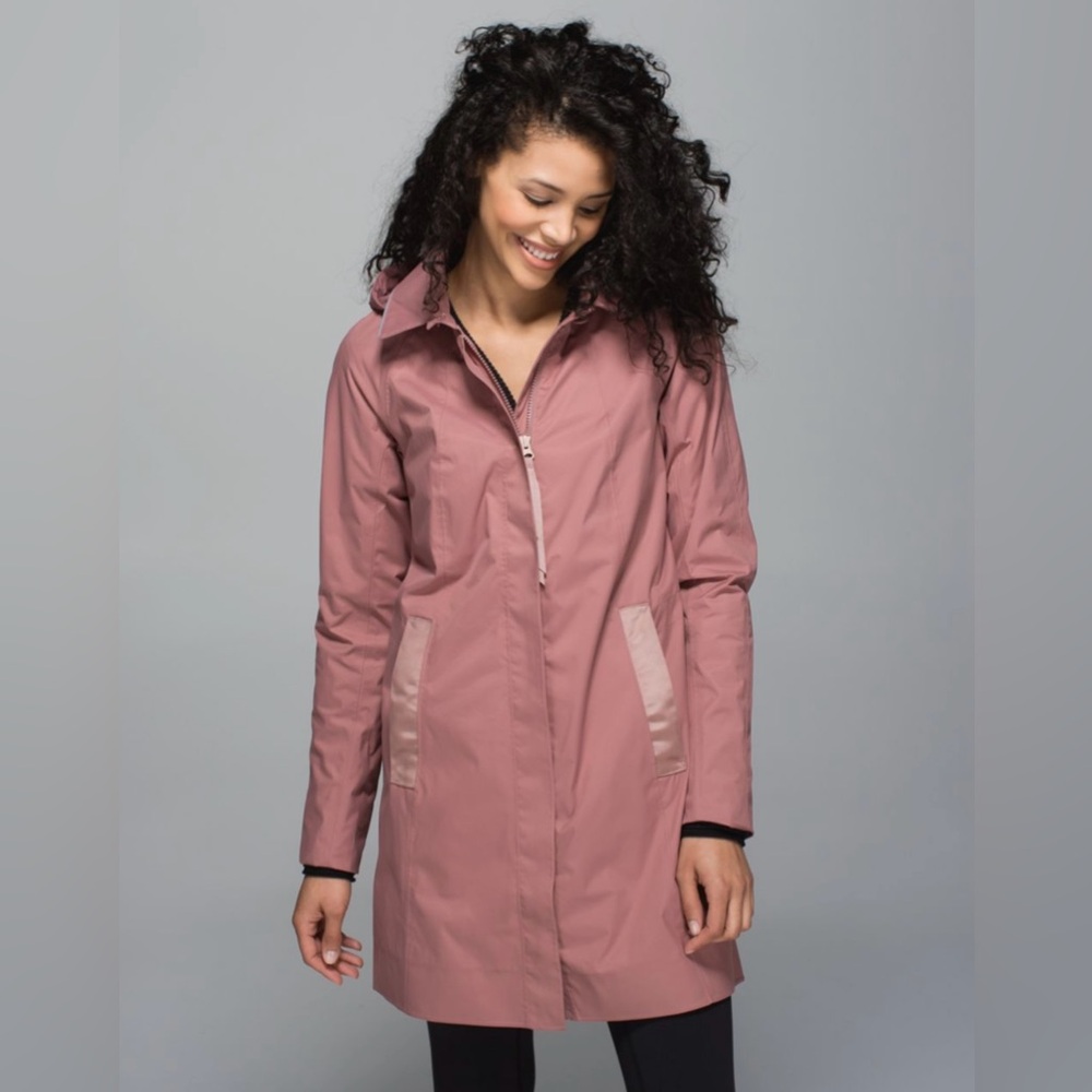 Lululemon Rain On Jacket Bark Berry EUC Size 6